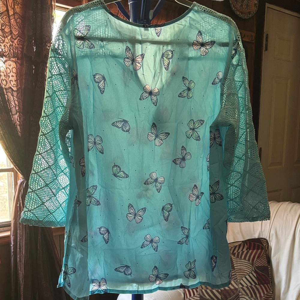 Butterfly Print Teal Blouse - Picture 2 of 4